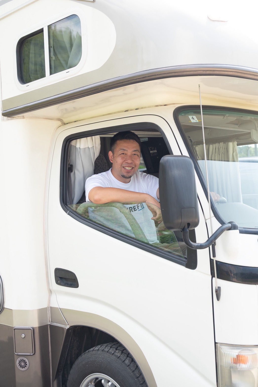 代表取締役　上利　淳平